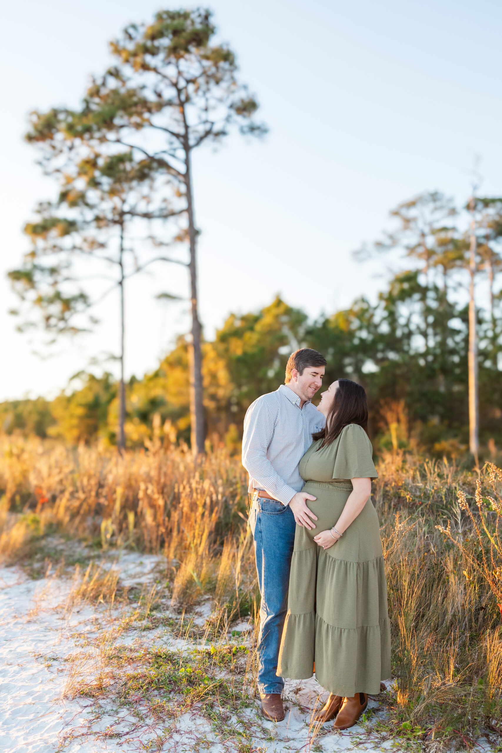 maternity photo of mom and dad pensacola